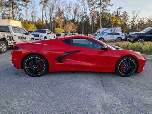 Used 2025 Chevrolet Corvette Stingray Coupe w/ 1LT image 3