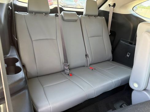 Used 2023 Toyota Highlander XLE AWD/4WD image 17