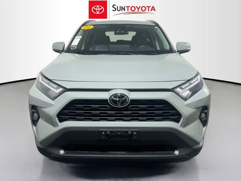 Used 2023 Toyota RAV4 XLE Premium image 9