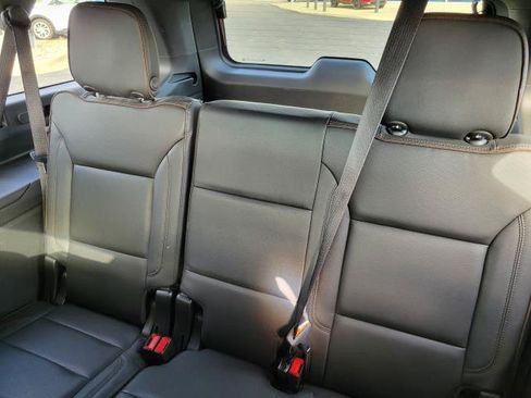 Used 2023 Chevrolet Suburban High Country AWD/4WD image 30
