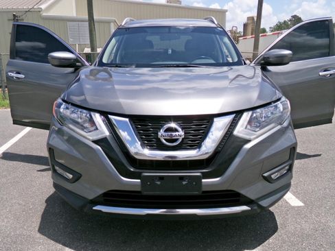 Used 2017 Nissan Rogue SV AWD/4WD image 6