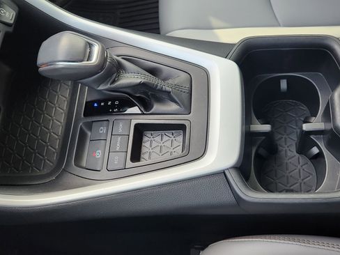 Used 2023 Toyota RAV4 XLE Premium image 24