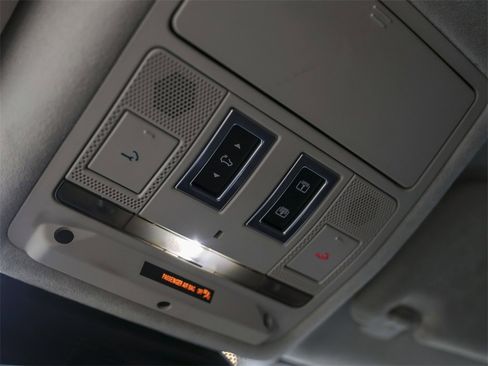 Used 2019 Jaguar F-PACE Prestige image 29