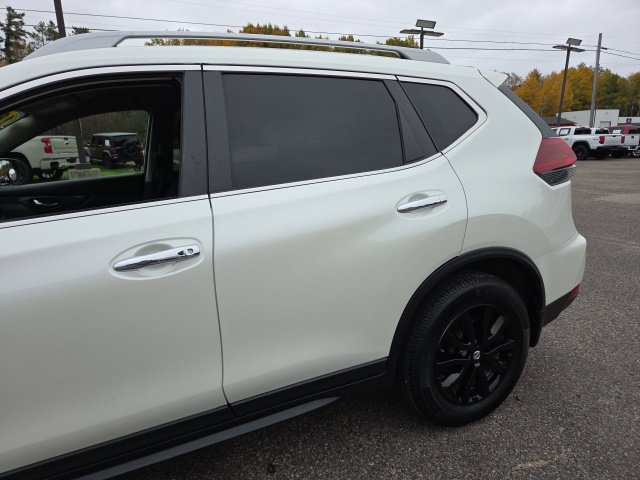 Used 2018 Nissan Rogue SV FWD image 16