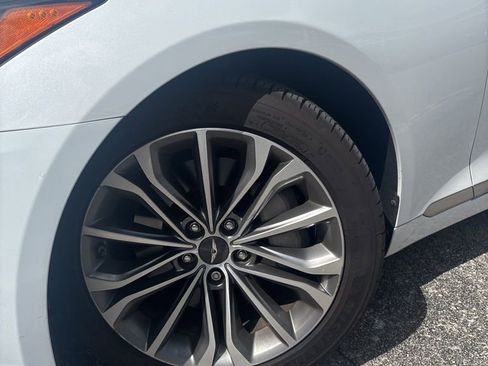 Used 2015 Hyundai Genesis 3.8 w/ Option Group 03 image 8