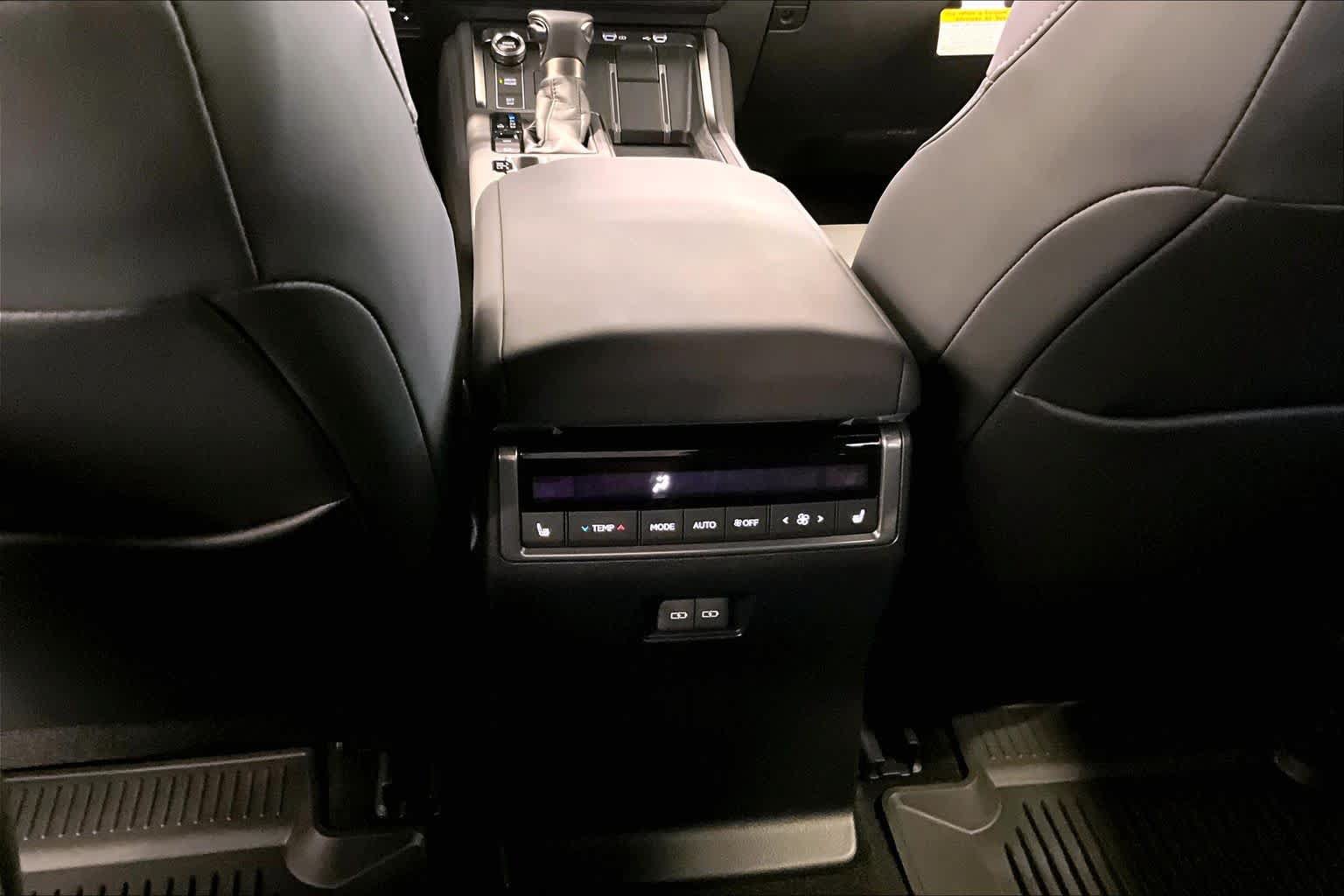 Certified 2026 Lexus GX 550 w/ Accessory Package (2T) AWD/4WD image 10