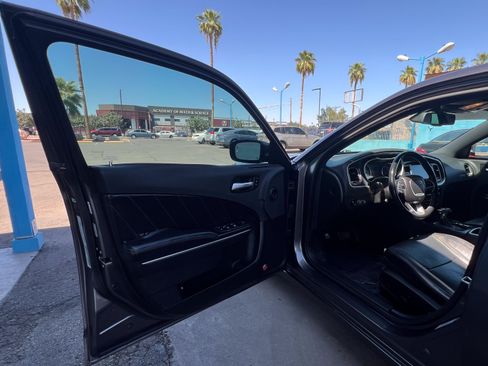 Used 2015 Dodge Charger R/T w/ Premium Group RWD image 9