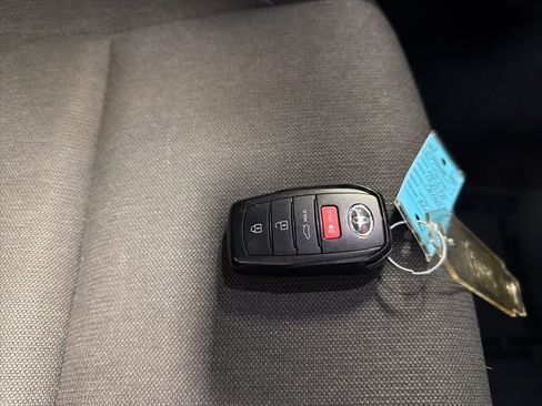 Used 2025 Toyota Camry LE image 26