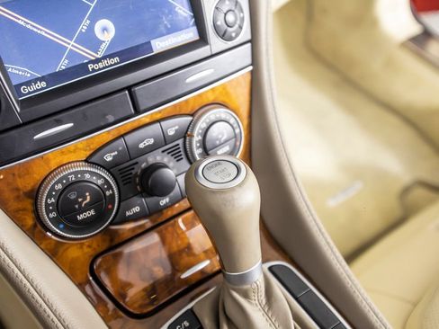 Used 2009 Mercedes-Benz SL 550 image 32