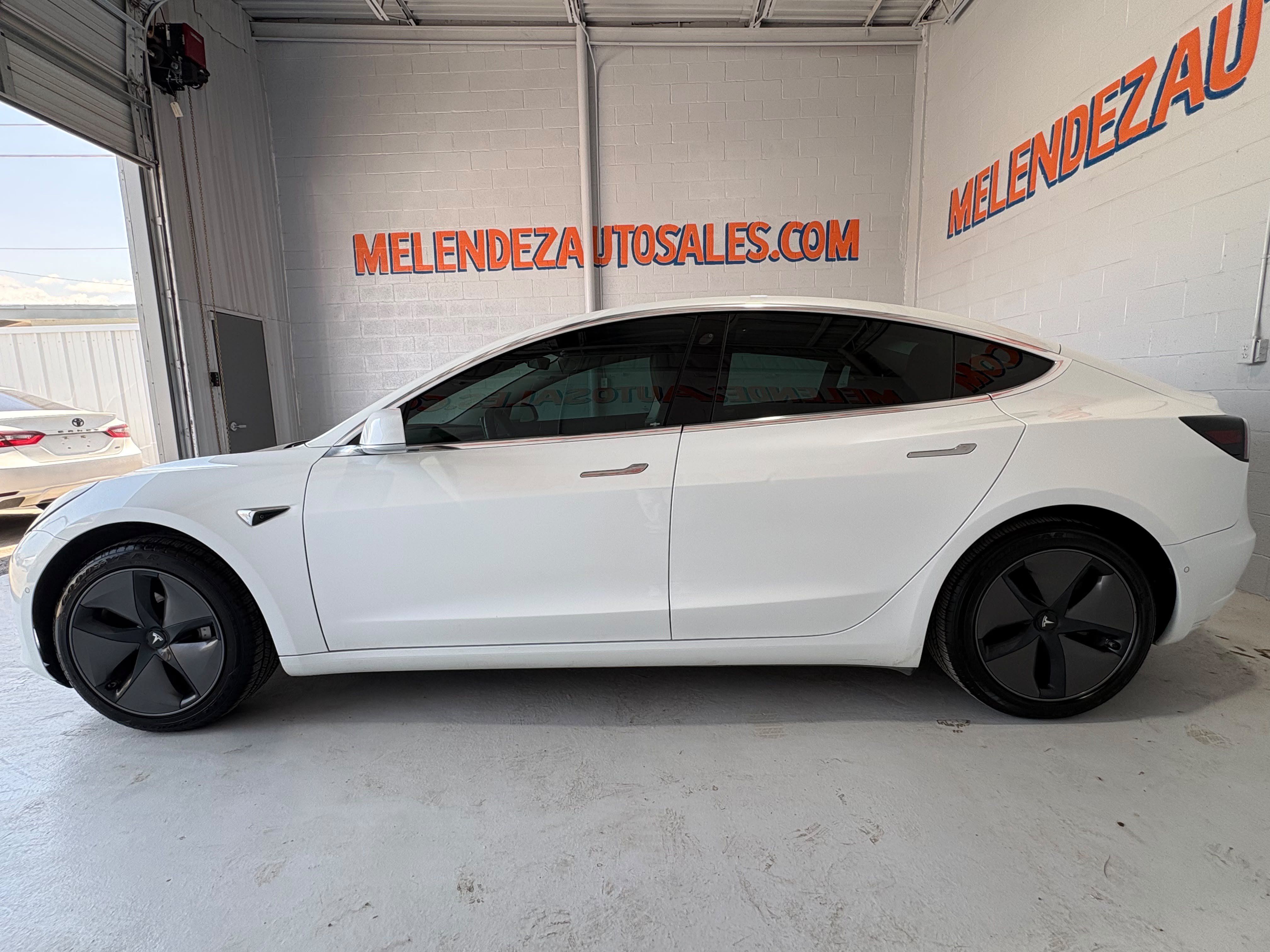 Used 2018 Tesla Model 3 Long Range RWD image 2