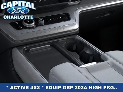 New 2025 Ford Expedition Active RWD image 16