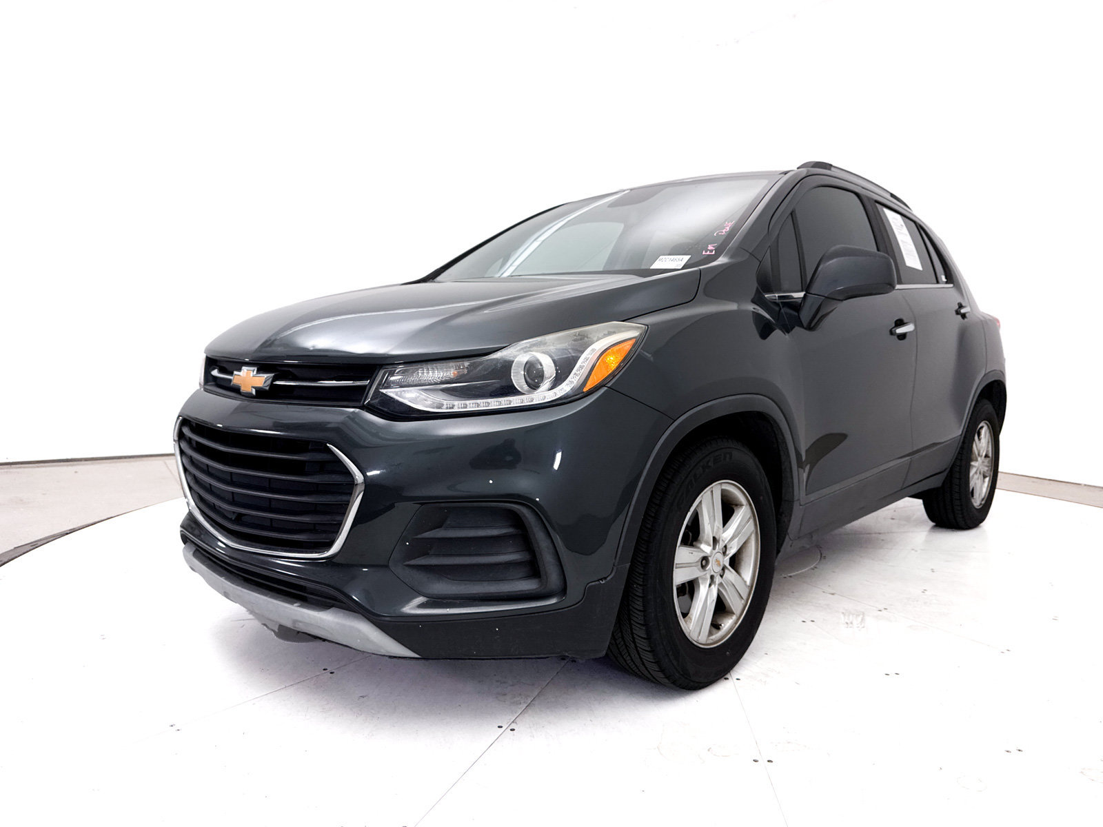 Used 2018 Chevrolet Trax LT w/ LT Convenience Package FWD image 3