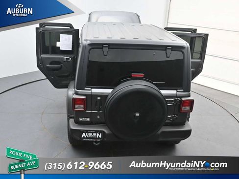 Used 2019 Jeep Wrangler Unlimited Sport S AWD/4WD image 35