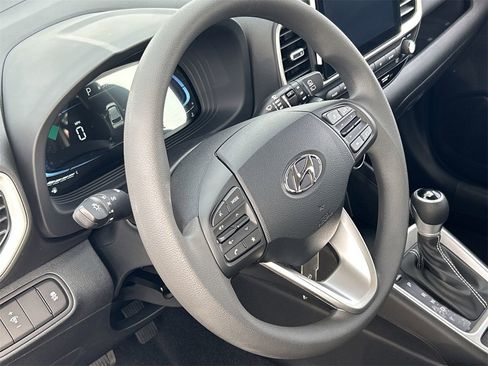 New 2026 Hyundai Venue SE image 21