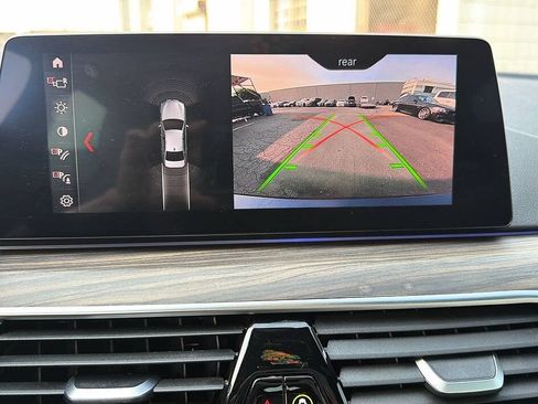 Used 2019 BMW 540i w/ M Sport Package RWD image 11