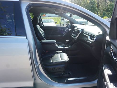 Used 2019 GMC Acadia SLT image 15