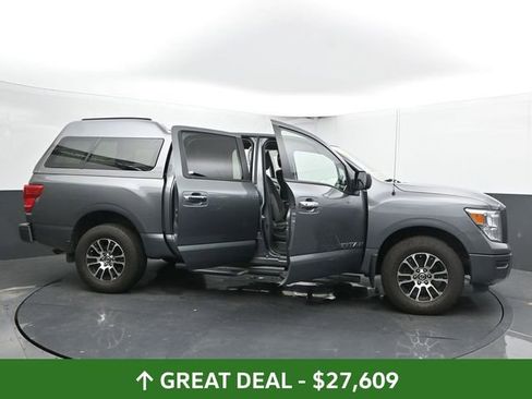 Used 2021 Nissan Titan SV w/ SV Convenience Package image 64