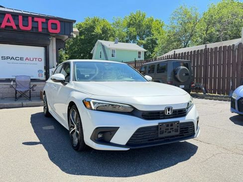Used 2022 Honda Civic Touring image 4