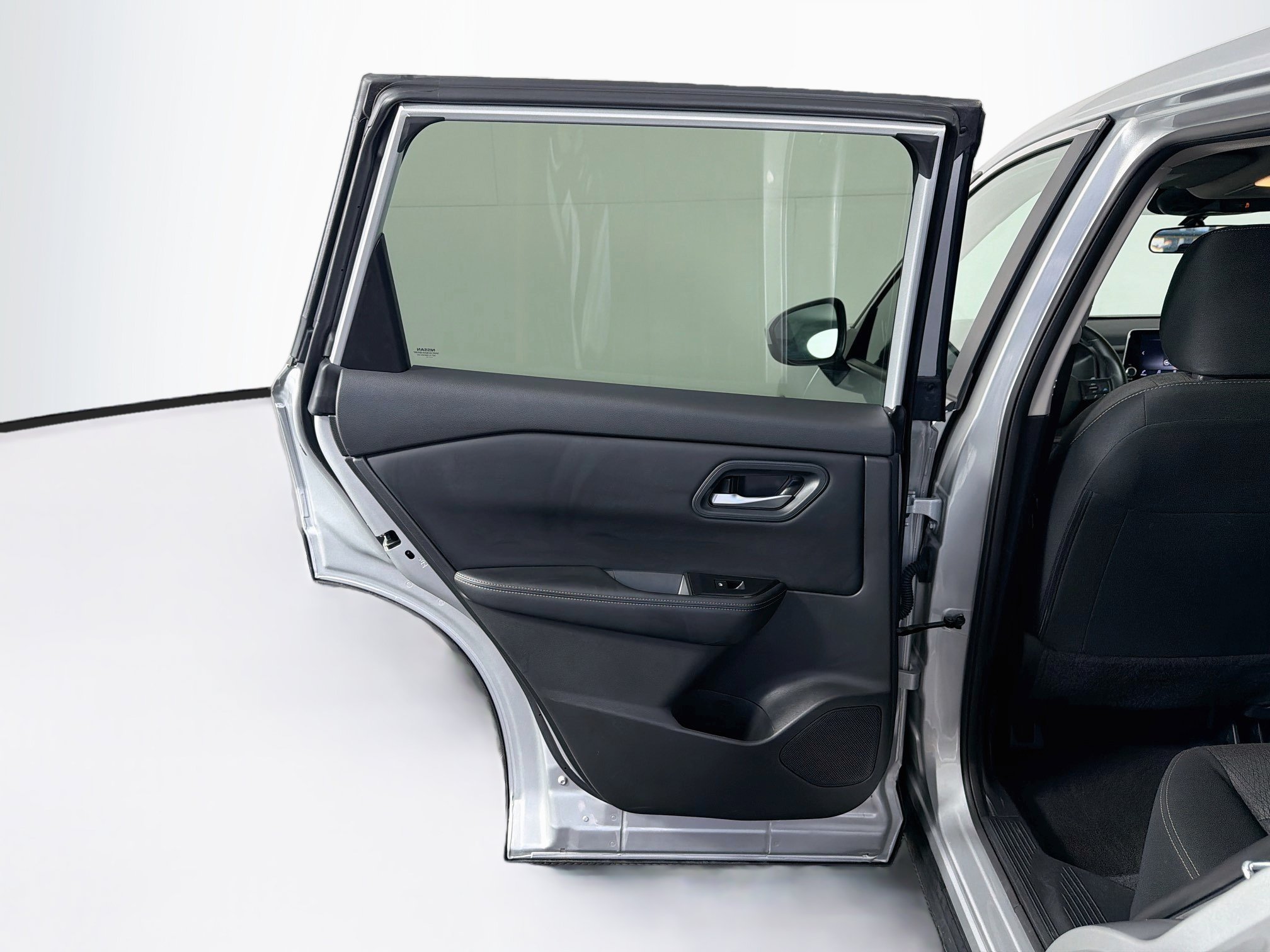 Used 2025 Nissan Rogue SV FWD image 26