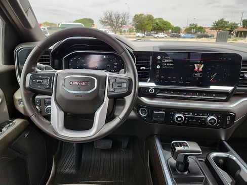 Used 2022 GMC Sierra 1500 SLT w/ SLT Premium Plus Package AWD/4WD image 6