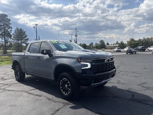 Used 2025 Chevrolet Silverado 1500 ZR2 w/ Technology Package AWD/4WD image 2