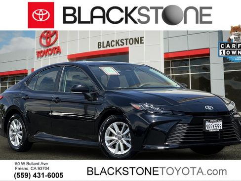 Used 2025 Toyota Camry LE FWD image 1