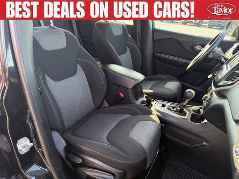 Used 2014 Jeep Cherokee Sport w/ Cold Weather Group AWD/4WD image 28