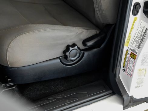 Used 2018 Toyota Tacoma SR image 24