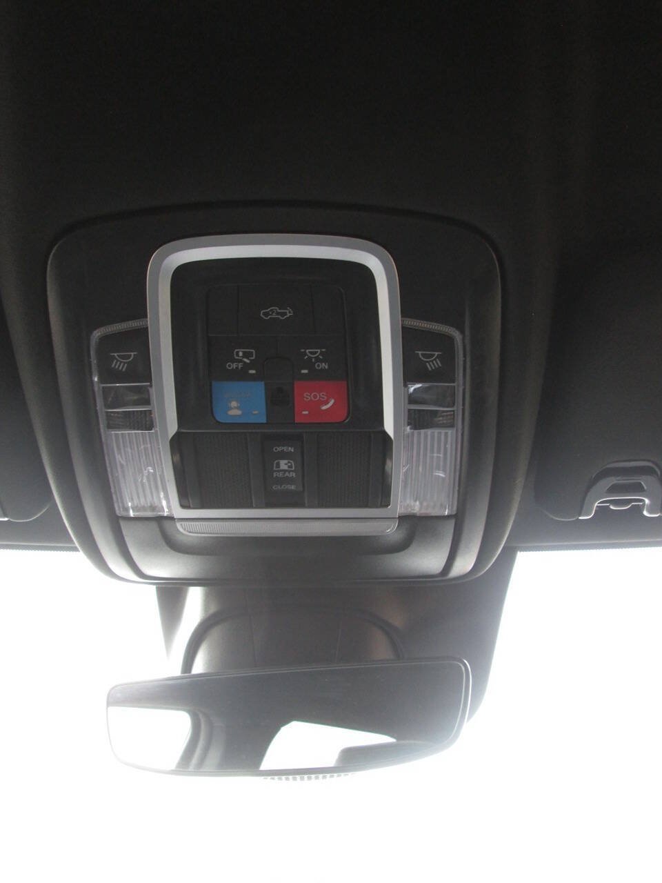 Used 2025 RAM 2500 Laramie AWD/4WD image 28