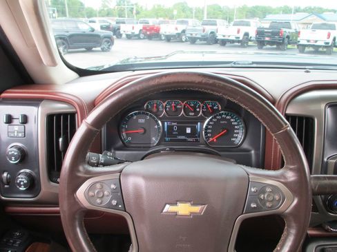 Used 2018 Chevrolet Silverado 2500 High Country w/ Duramax Plus Package AWD/4WD image 37