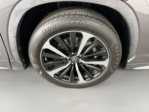 Used 2021 Toyota Highlander XSE AWD/4WD image 39