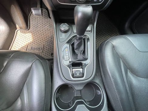 Used 2019 Jeep Cherokee Limited AWD/4WD image 21