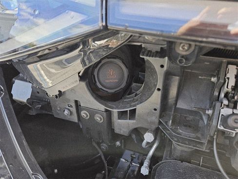 New 2025 Volkswagen ID. Buzz Pro S image 30