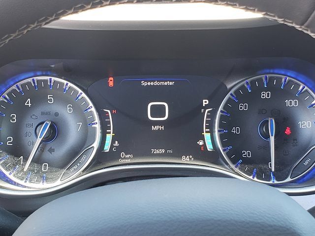 Used 2023 Chrysler Pacifica Touring-L FWD image 18