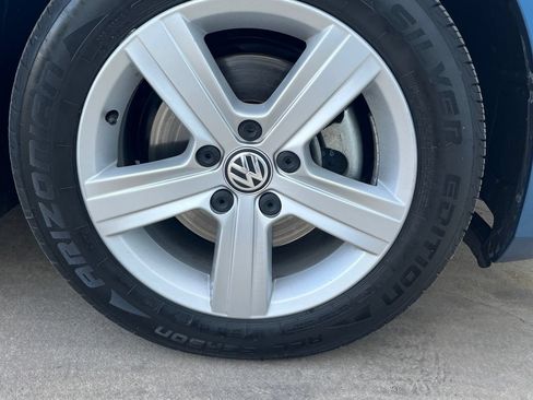 Used 2017 Volkswagen Golf Wolfsburg Edition FWD image 28