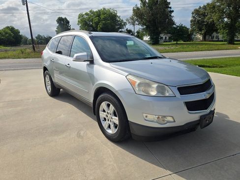 Used 2012 Chevrolet Traverse LT FWD image 3