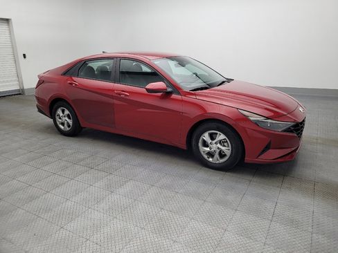 Used 2023 Hyundai Elantra SE w/ Cargo Package image 11