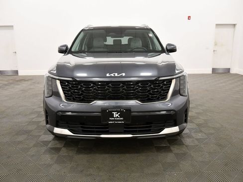 Certified 2024 Kia Sorento S w/ Panoramic Sunroof Package AWD/4WD image 11