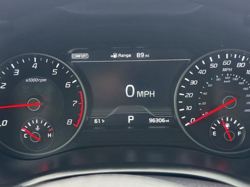 Used 2020 Kia Stinger GT1 RWD image 12