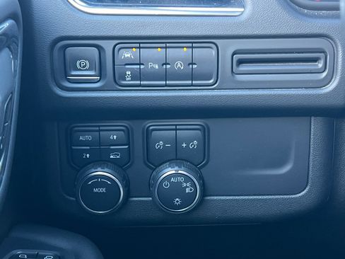 Used 2024 Chevrolet Tahoe LT image 41