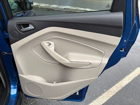 Used 2017 Ford Escape Titanium image 25