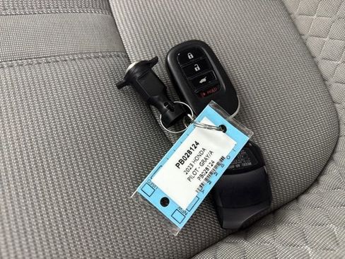 Used 2023 Honda Pilot LX image 36