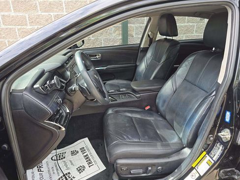 Used 2016 Toyota Avalon Limited image 5