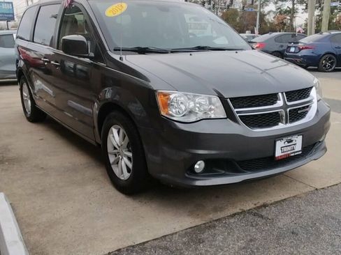 Used 2019 Dodge Grand Caravan SXT image 5