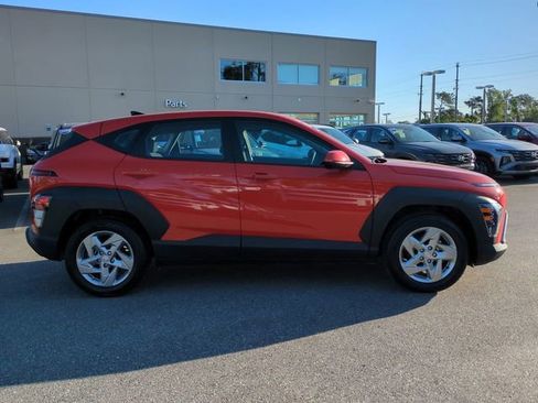 Certified 2024 Hyundai Kona SE FWD image 4