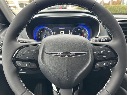 New 2026 Chrysler Pacifica Limited w/ Uconnect Theater Family Group image 26