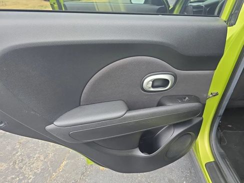 Used 2015 Kia Soul FWD image 19