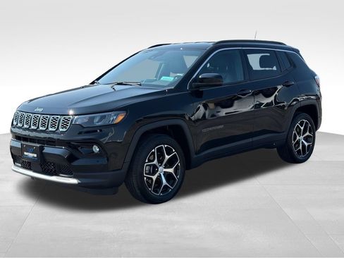 Used 2024 Jeep Compass Limited AWD/4WD image 2