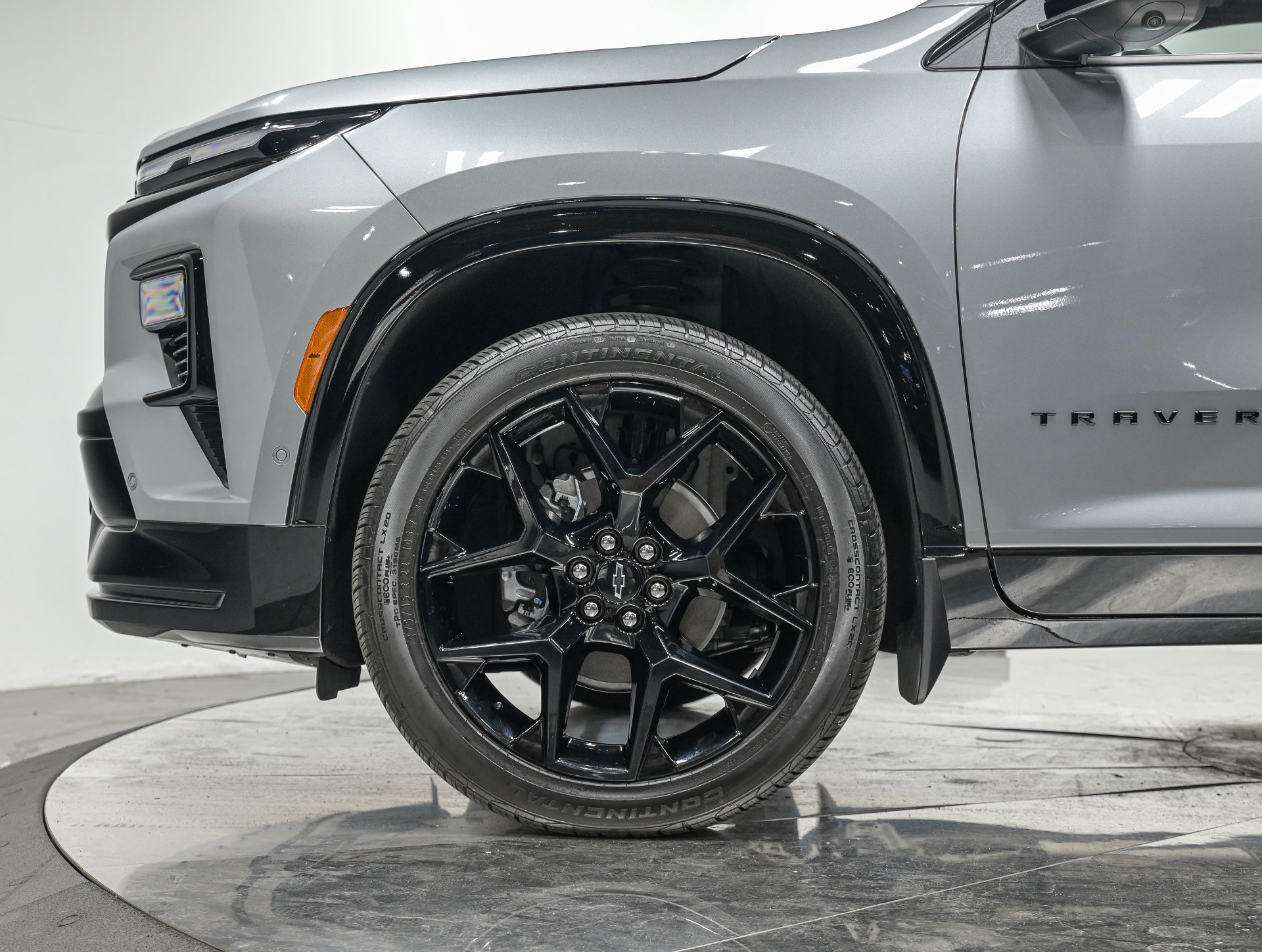 Used 2026 Chevrolet Traverse RS FWD image 3