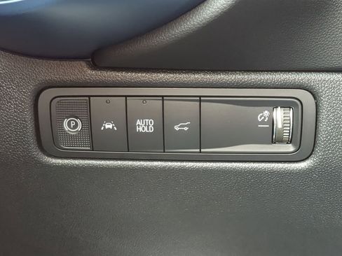 Used 2026 Chevrolet Equinox EV LT image 18